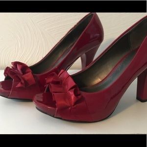 Fergalicious red heels! Display shoe
